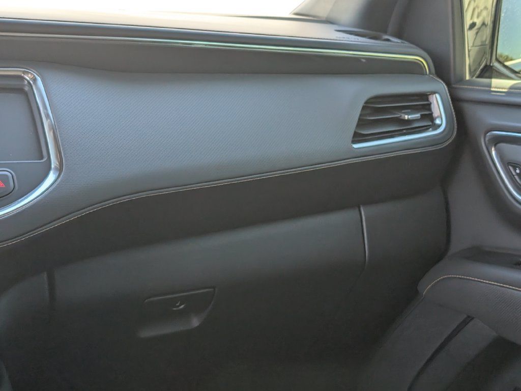 Used 2024 GMC Yukon XL AT4 AWD/4WD image 22