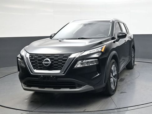 Used 2023 Nissan Rogue SV w/ SV Premium B Package image 9