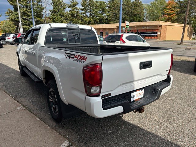 Used 2016 Toyota Tacoma TRD Sport AWD/4WD image 5