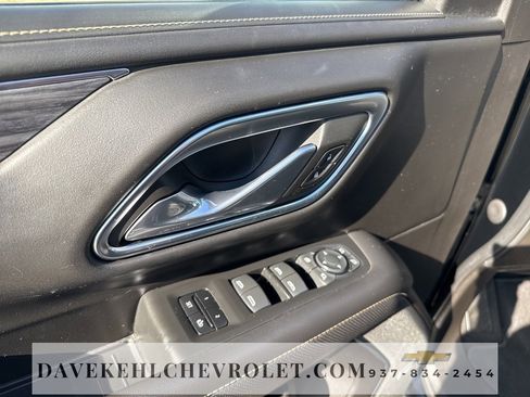 Used 2021 GMC Yukon XL SLT w/ SLT Premium Package image 10