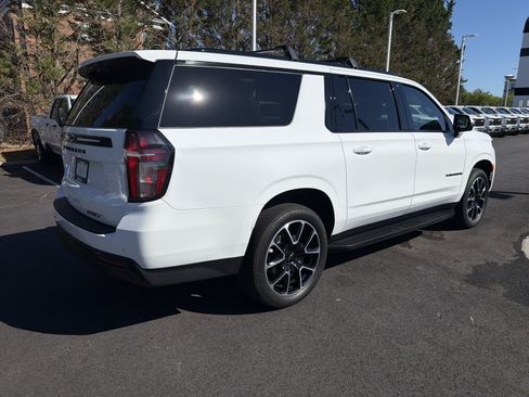 Used 2023 Chevrolet Suburban RST w/ Luxury Package AWD/4WD image 10