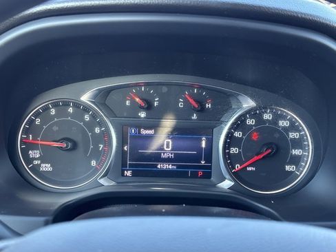 Used 2023 GMC Acadia SLE image 25