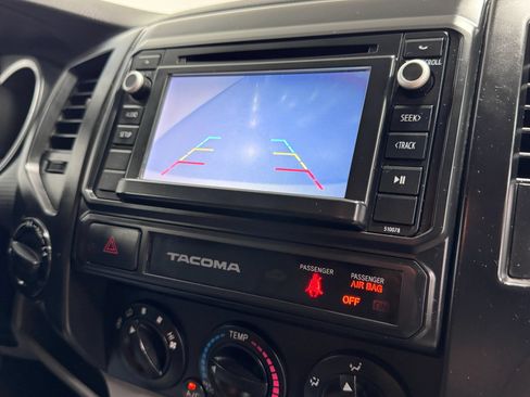 Used 2015 Toyota Tacoma 4x4 Double Cab w/ Convenience Package image 8