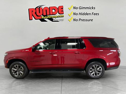 Used 2023 Chevrolet Suburban Z71 w/ Luxury Package AWD/4WD image 3