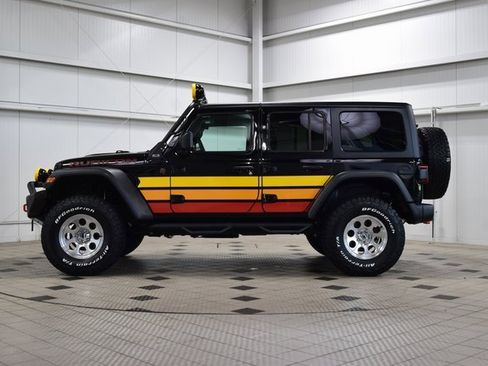 Used 2025 Jeep Wrangler Rubicon w/ Technology Group image 4