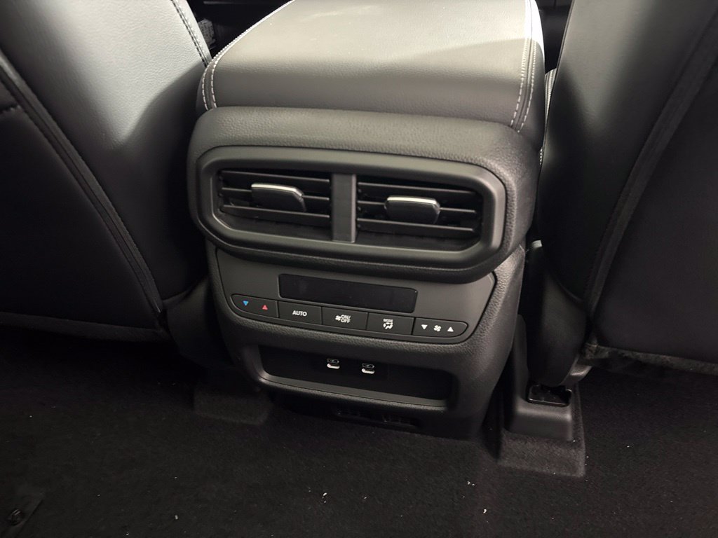 New 2026 Honda Pilot Touring image 15