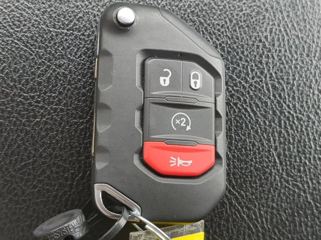 Used 2023 Jeep Gladiator Sport AWD/4WD image 28