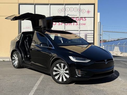 Used 2019 Tesla Model X Long Range image 2