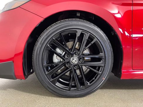 Certified 2025 Toyota Camry SE image 11