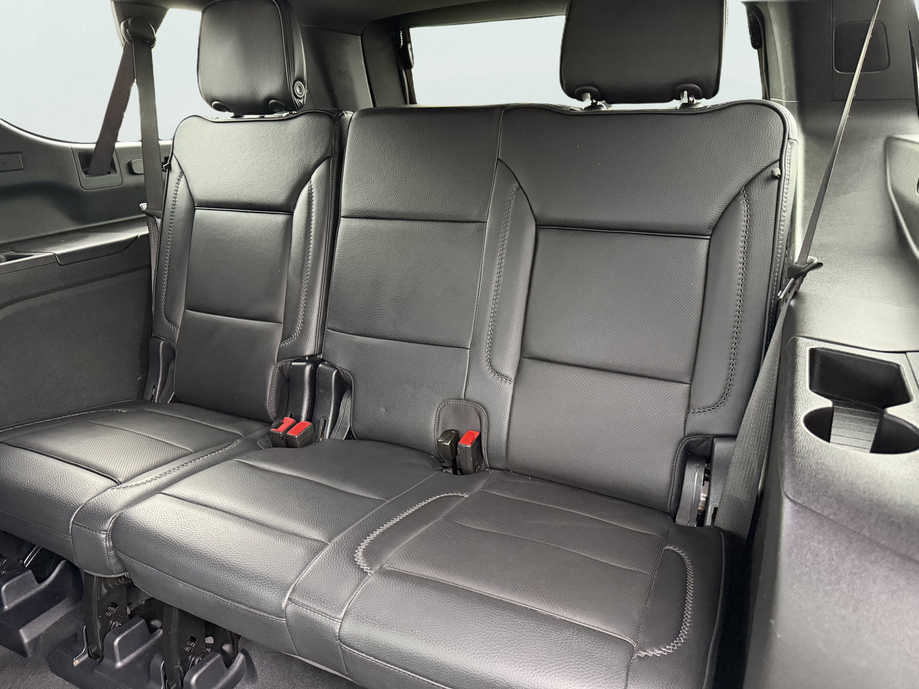 Used 2025 GMC Yukon XL Denali AWD/4WD image 14