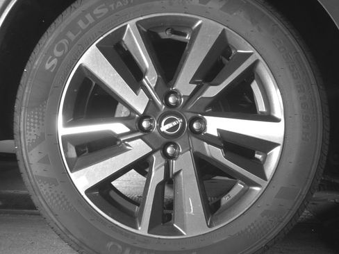 Used 2025 Nissan Versa SV image 15