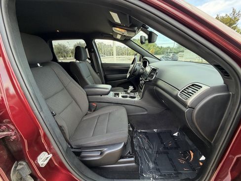 Used 2022 Jeep Grand Cherokee Laredo E image 28