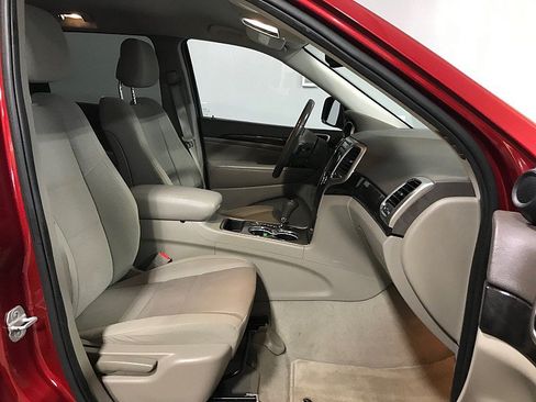 Used 2011 Jeep Grand Cherokee Laredo w/ Security & Convenience Group AWD/4WD image 14
