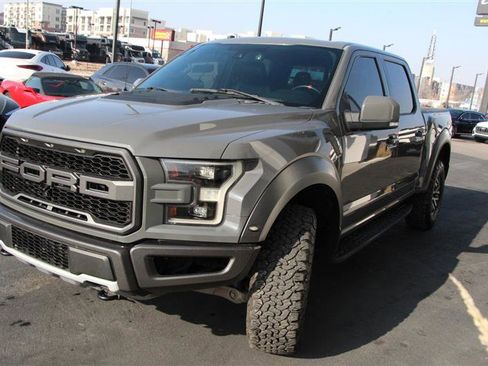 Used 2018 Ford F150 Raptor w/ Equipment Group 802A Luxury image 4