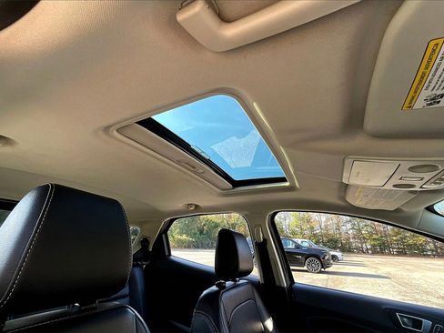 Used 2021 Ford EcoSport Titanium image 25