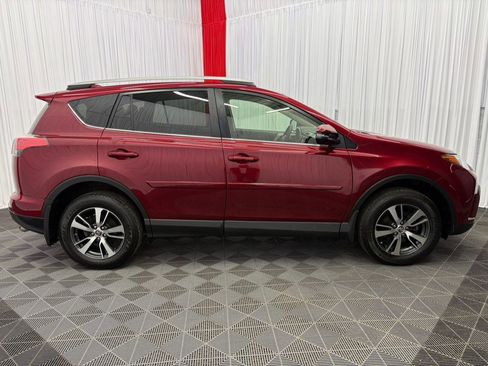 Used 2018 Toyota RAV4 XLE AWD/4WD image 8