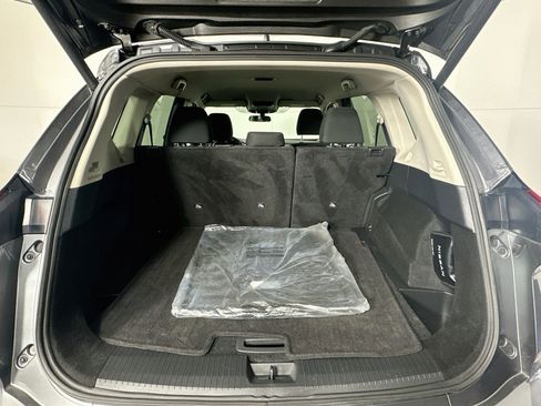 Used 2025 Nissan Rogue SV AWD/4WD image 28