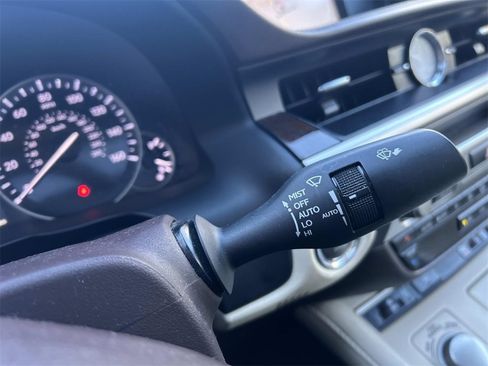 Used 2017 Lexus ES 350 w/ Navigation System Package image 26