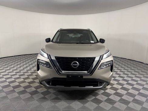 Used 2023 Nissan Rogue SL w/ SL Premium Package FWD image 2