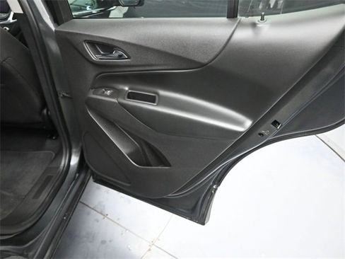 Used 2018 Chevrolet Equinox LT w/ Sun & Infotainment Package image 30