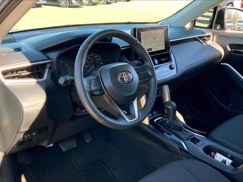 Used 2024 Toyota Corolla Cross LE FWD image 17