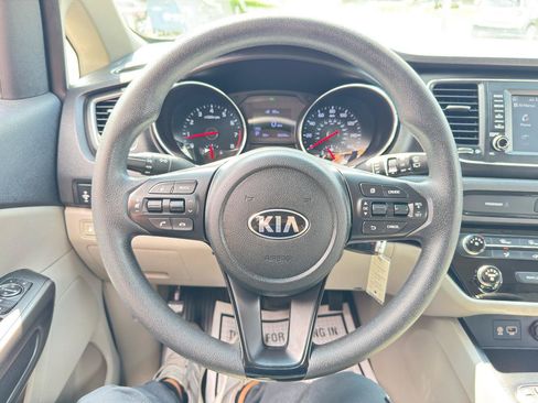 Used 2019 Kia Sedona L FWD image 71