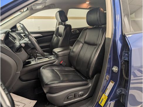 Used 2018 Nissan Pathfinder SL AWD/4WD image 6