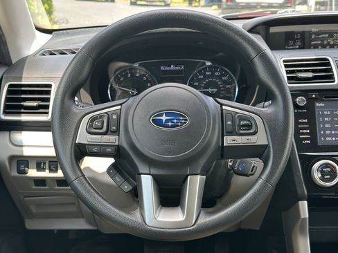 Used 2018 Subaru Forester 2.5i Premium AWD/4WD image 17