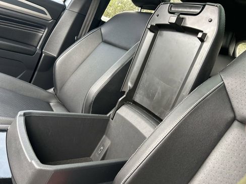 Certified 2020 Volkswagen Atlas Cross Sport SEL image 40