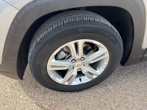 Certified 2024 GMC Terrain SLE w/ Driver Convenience Package image 21