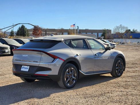 New 2025 Kia EV6 Light w/ Light LR Technology Package image 3