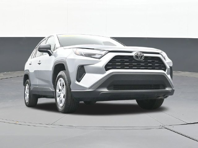 Used 2025 Toyota RAV4 LE AWD/4WD image 50