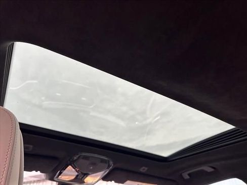 Used 2021 BMW M550i xDrive w/ Premium Package image 18