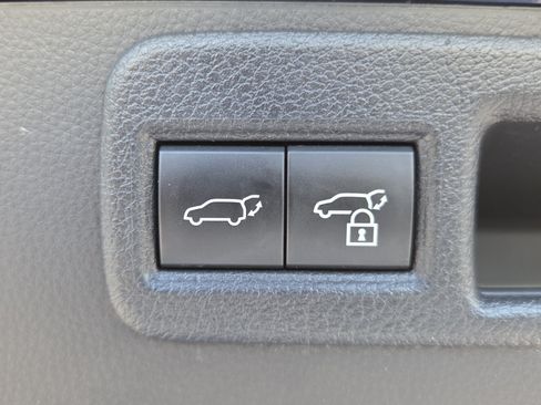 Used 2024 Toyota Venza Limited AWD/4WD image 17