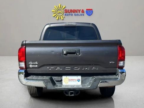 Used 2018 Toyota Tacoma SR5 AWD/4WD image 7