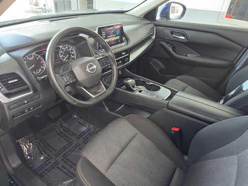 Used 2025 Nissan Rogue SV FWD image 10