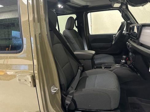 New 2026 Jeep Gladiator Willys image 38