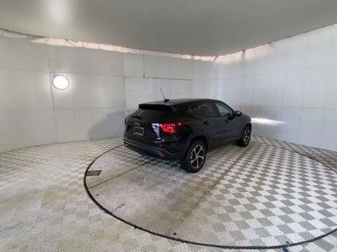 Used 2024 Chevrolet Trax RS w/ Driver Confidence Package FWD image 3