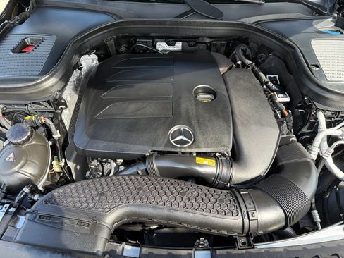 Used 2022 Mercedes-Benz GLC 300 image 11