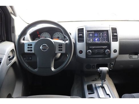 Used 2016 Nissan Frontier Desert Runner image 17