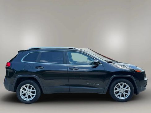 Used 2015 Jeep Cherokee Latitude w/ Comfort/Convenience Group FWD image 4