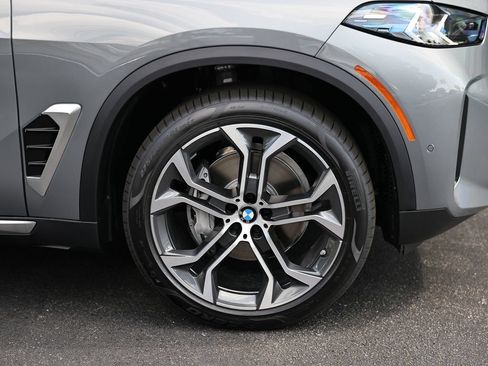 New 2026 BMW X5 xDrive40i w/ Premium Package AWD/4WD image 5