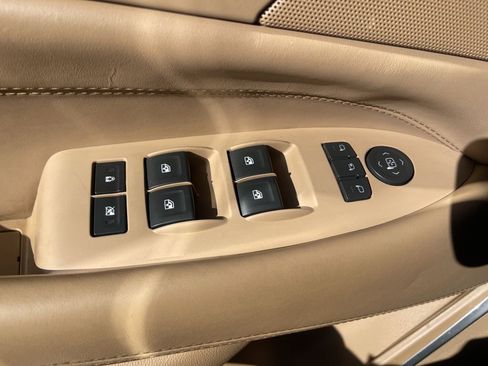 Used 2019 Cadillac Escalade ESV Platinum image 45