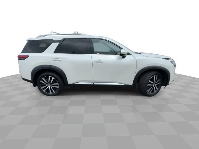 Used 2024 Nissan Pathfinder Platinum w/ Cargo Package FWD image 9