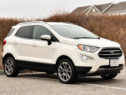 Used 2019 Ford EcoSport Titanium image 2