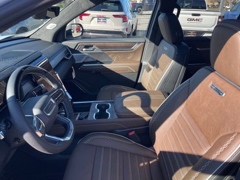 New 2026 GMC Acadia Denali Ultimate image 11