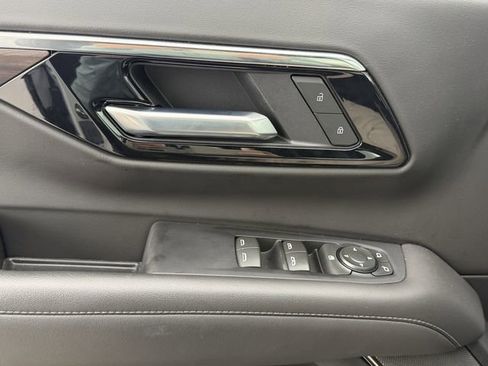 Used 2025 Chevrolet Tahoe LS image 23