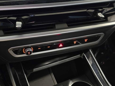 Used 2024 BMW X7 M60i w/ Climate Comfort Package AWD/4WD image 17
