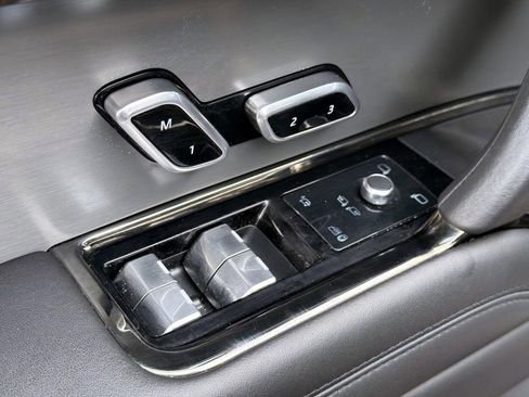 Used 2024 Land Rover Range Rover Sport SE AWD/4WD image 15