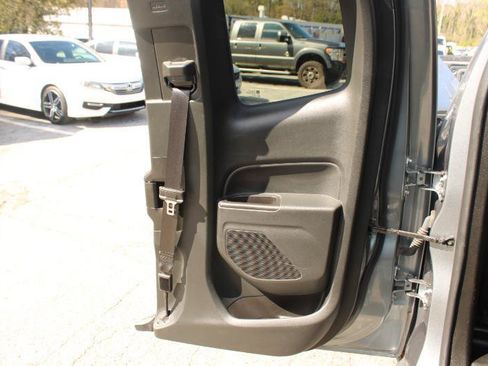 Used 2022 Chevrolet Colorado LT w/ Fleet Safety Package RWD image 15